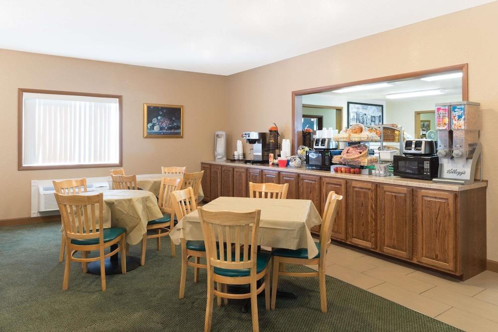 Super 8 By Wyndham Poplar Bluff Missouri Hotell Exteriör bild