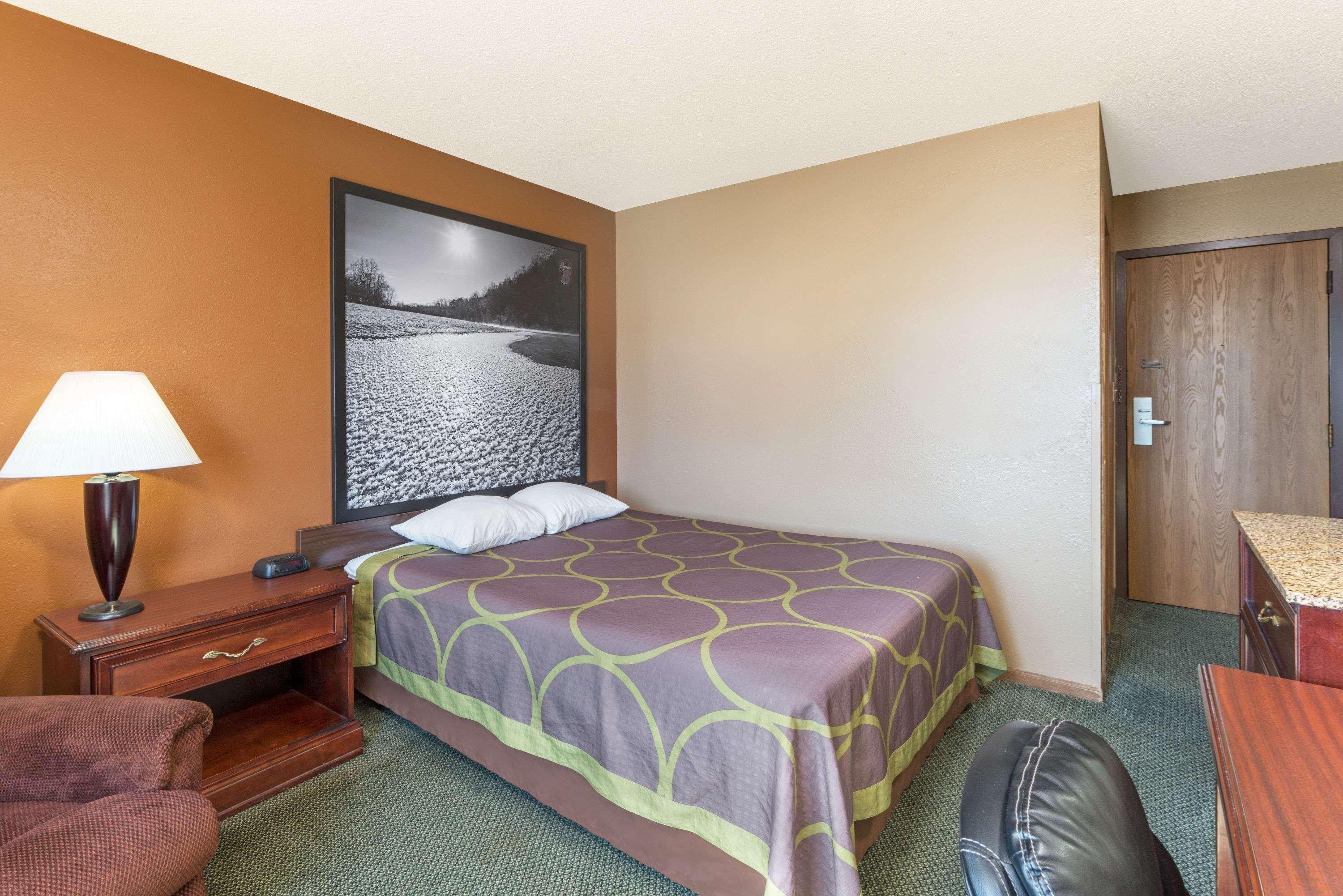 Super 8 By Wyndham Poplar Bluff Missouri Hotell Exteriör bild
