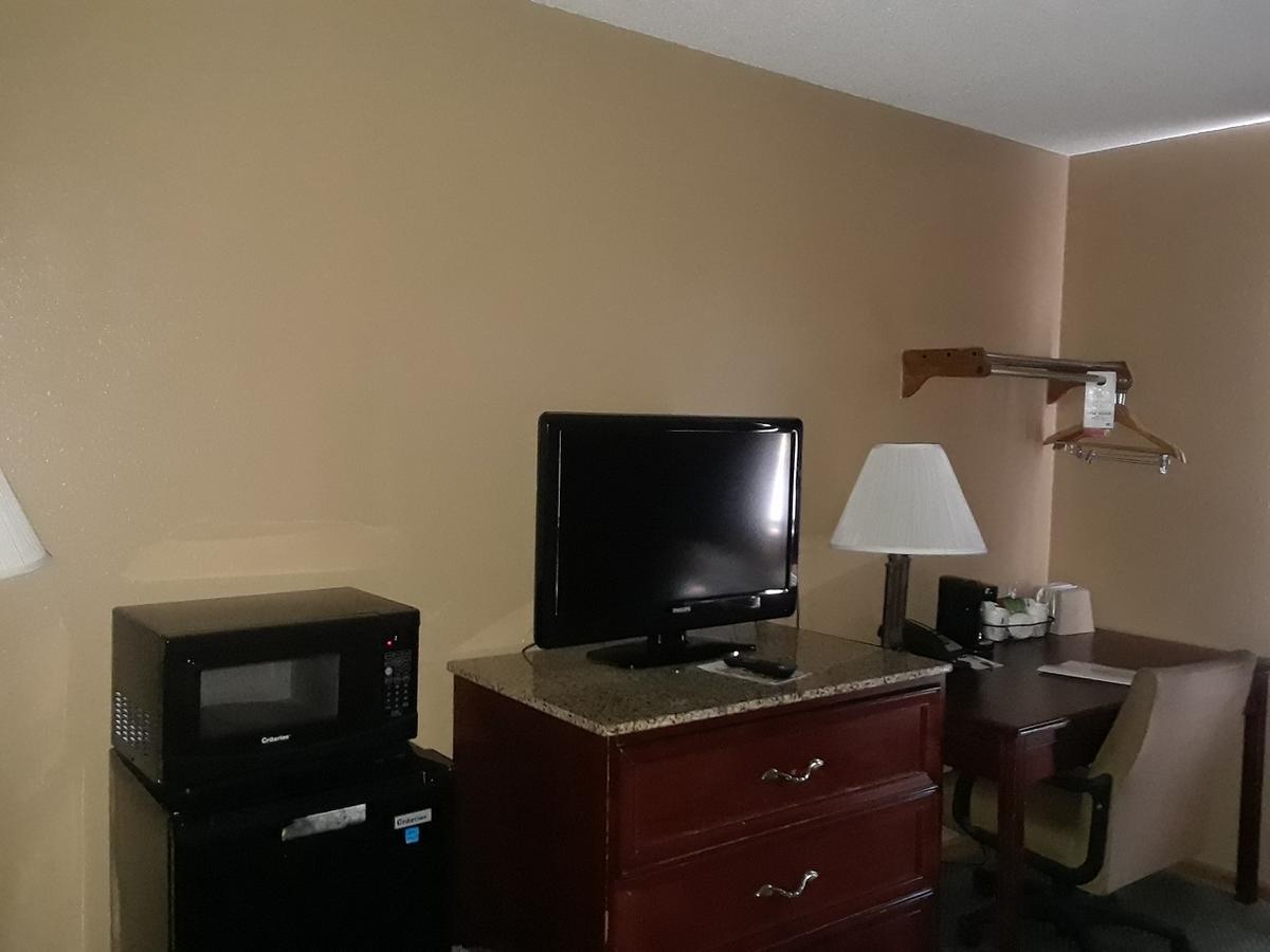 Super 8 By Wyndham Poplar Bluff Missouri Hotell Exteriör bild